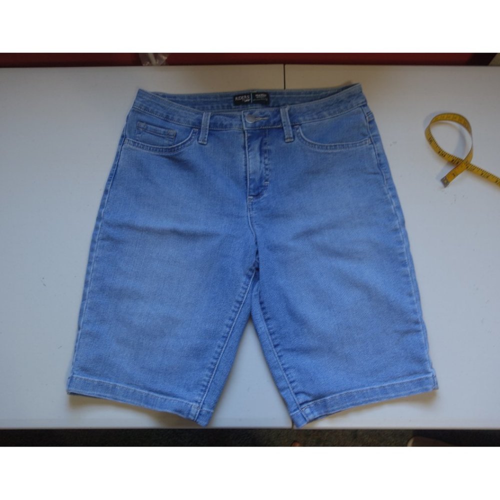 Riders by Lee Mid Rise Bermuda Shorts Blue Size 8